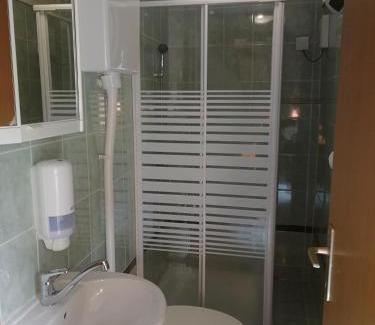 Marindol House | Pet-Friendly Stays at Apartment House Papa for Your Family