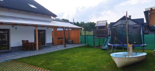 Svaty Kriz Apartment | Tranquil Apartment House with Sauna & Jacuzzi in Svätý Kríž