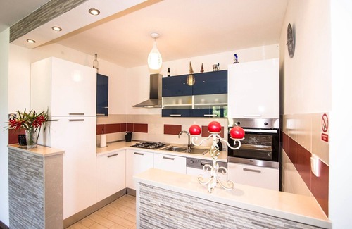 Pridvorje Apartment | Inviting Apartment with Private Terrace and Breakfast Included