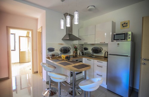 Pridvorje Apartment | Inviting Apartment with Private Terrace and Breakfast Included