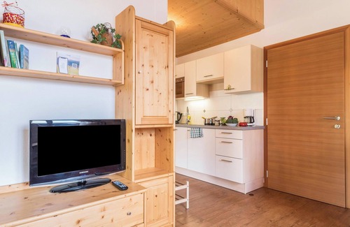 Feldthurns Apartment | Mountain View Apartment 'Huberhof - Rubens' with Garden & Wi-Fi