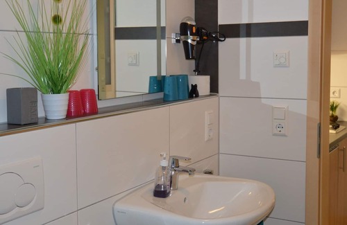 Rheinhausen Apartment | Family-Friendly Apartment I for Up to 8 Guests at Am Brunnen