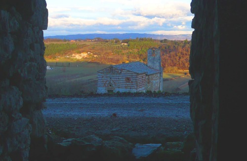 Colle di Val d'Elsa Villa | Ideal Villa Apartment with Pool, WIFI & Panoramic Views