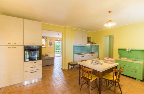 Orciano di Pesaro Apartment | Relaxing Apartment Il Contadino with Pool near the Sea