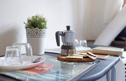 San Salvario Apartment | Cozy 'Il Gattino Di Torino' Apartment with Wi-Fi & Kitchen