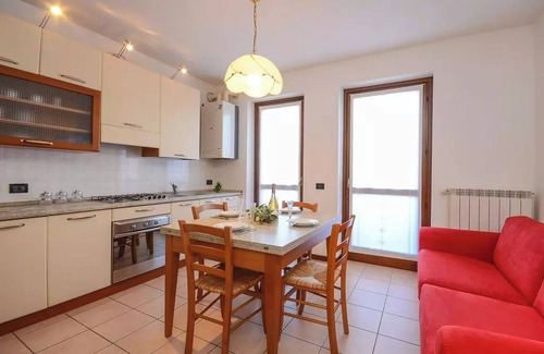 Solarolo Apartment | Experience 'Il Riflesso Sul Lago': Lake View & Shared Pool