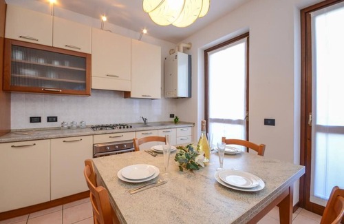 Solarolo Apartment | Experience 'Il Riflesso Sul Lago': Lake View & Shared Pool