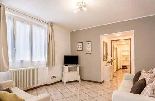 Brunate Apartment | Apartment "Il Sole" with Mountain View, Wi-Fi, A/C & Balcony