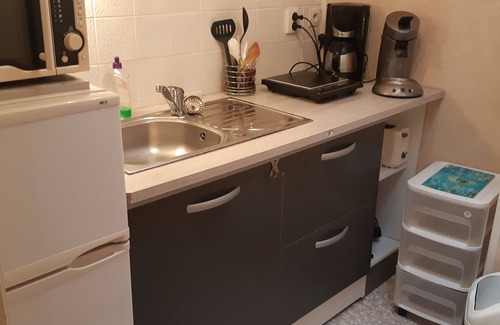 Etretat Apartment | Pet-Friendly Vrbo Property with Breakfast & Kitchen Access
