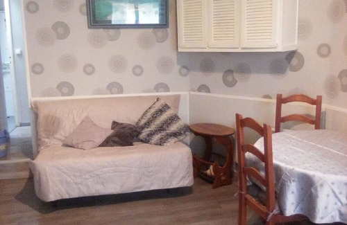 Etretat Apartment | Pet-Friendly Vrbo Property with Breakfast & Kitchen Access