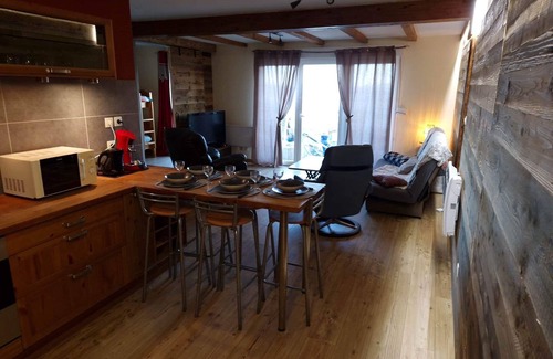 Soultzeren Apartment | Forest-Edge Retreat: Family-Friendly Condo with Hot Tub