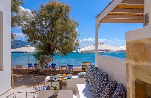 Psathi House | Apartment In A Hotel 'Echinousa Kimolos Maisonette no1' with Mountain View