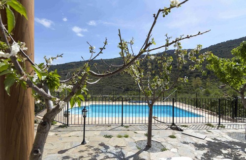Laroya House | Apartment In A Hotel 'Los Moreno' with Mountain View, Wi-Fi