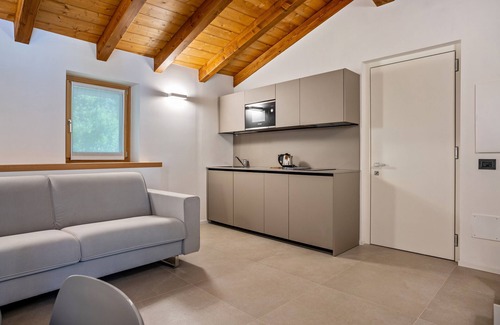 Ravina Apartment | Stylish Apartment in 'Midum Domus Attic' with Mountain Views
