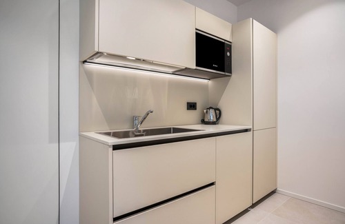 Ravina Apartment | Inviting Apartment at Midum Family Garden with Mountain Views
