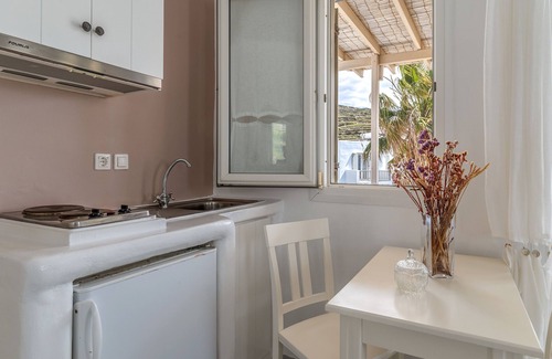 Kionia Apartment | Relaxing Sea View Apartment at Ninemia Suites Tinos