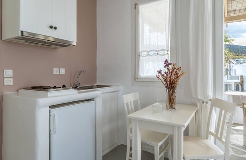 Kionia Apartment | Relaxing Sea View Apartment at Ninemia Suites Tinos