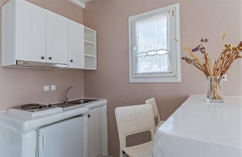 Kionia Apartment | Sea View Apartment at Ninemia Suites Tinos with Top Amenities