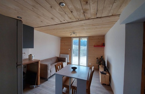 Paroisse des Monts de Bienne Apartment | Pet-Friendly Apartment in a Scenic Jura Chalet