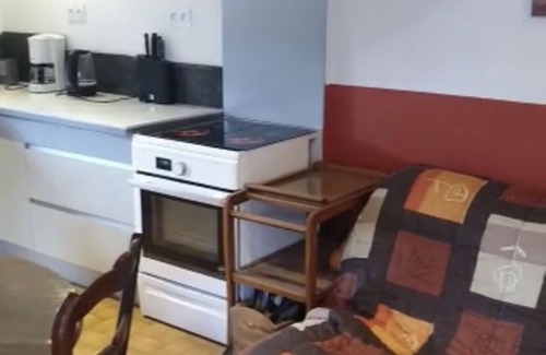 Les Orres Apartment | Mountain Retreat: Renovated Apartment with Breakfast & More