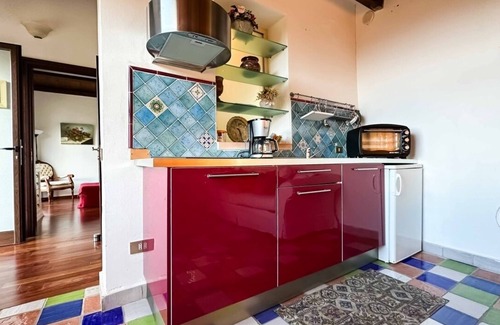 Reitano House | Cozy Oceanfront Villa Apartment with Spa and Hot Tub