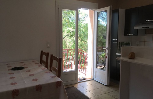 Vidauban Villa | Serene Villa Apartment Under Pine Trees - Guest Rated 10/10