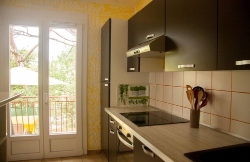 Vidauban Villa | Serene Villa Apartment Under Pine Trees - Guest Rated 10/10