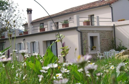 Gemmano Apartment | Idyllic Apartment in Winery with Pool and Scenic View