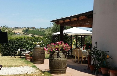 Gemmano Apartment | Idyllic Apartment in Winery with Pool and Scenic View