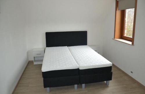 Belsele Villa | Inviting Villa in Puivelde with Terrace and Garden Amenities