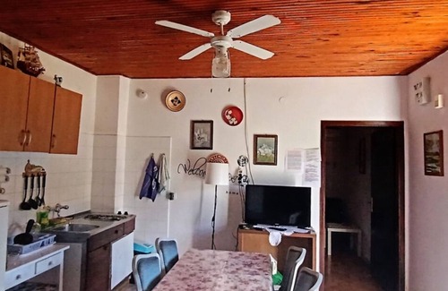 Artatore Apartment | Cozy Apartment in Artatore with Ocean View & Great Amenities