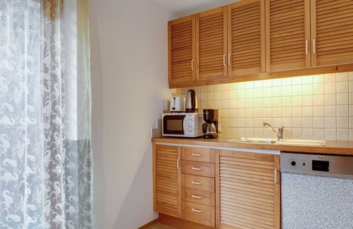 Matrei in Osttirol Apartment | Cozy Apartment Near Ski Area in Matrei with Kitchen & Breakfast