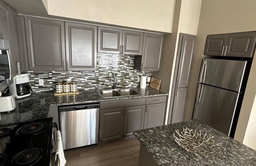 Four Points Apartment | Apartment in Austin