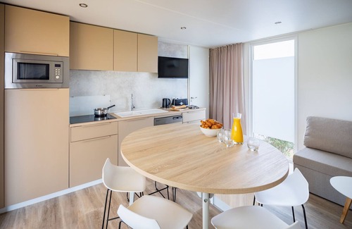 Le Grau-dʼAgde Ski Chalet | Cozy Chalet with Pool and Ocean View, 1.5 km to Beach