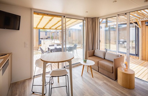 Le Grau-dʼAgde Ski Chalet | Cozy Chalet with Pool and Ocean View, 1.5 km to Beach