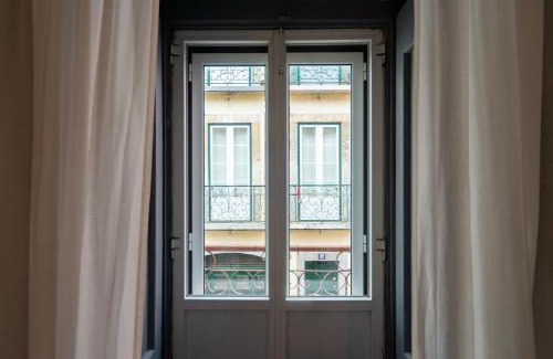 Encarnacao Apartment | Explore Bairro Alto: Cozy Apartment for Family Getaways
