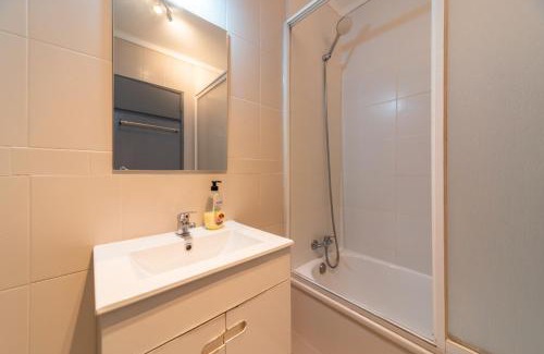 Encarnacao Apartment | Explore Bairro Alto: Cozy Apartment for Family Getaways