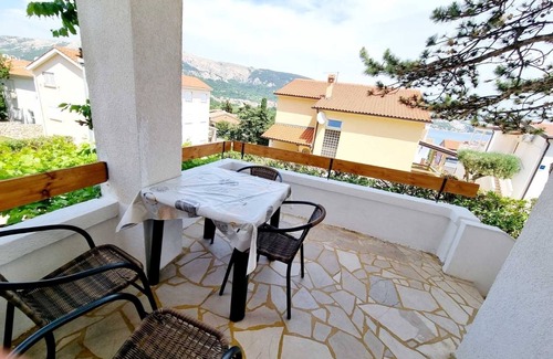 Baska Apartment | Seaview Apartment in Baška with Terrace and Pet-Friendly Amenities