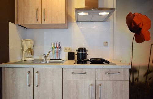 Champlon Apartment | Cozy Apartment for Families with Breakfast & Pet-Friendly Perks