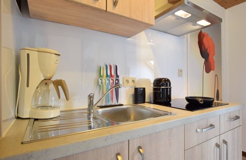 Champlon Apartment | Cozy Apartment for Families with Breakfast & Pet-Friendly Perks