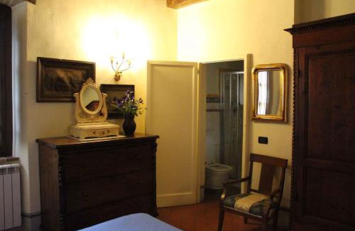 Cincelli Apartment | Charming Apartment in Capolona Arezzo with Pool Access