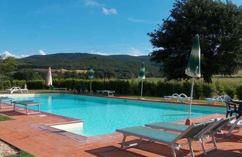 Pievescola Apartment | Family-Friendly Apartment in Casole d'Elsa - Highly Rated