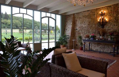 Cincelli Apartment | Cozy Apartment in Castelluccio Capolona with Pool Access