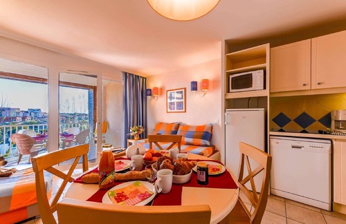 Le Barcares Apartment | Ideal Oceanfront Apartment 2 km from the Beach