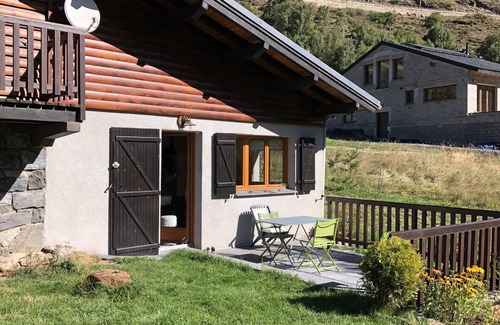 Porte-Puymorens Apartment | Elegant Apartment with Terrace and Garden, Panoramic Views