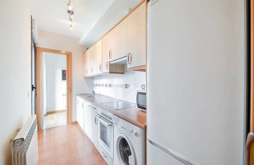 Ciruena Apartment | Discover Belvilla by OYO: Golf Course Retreat with Pool