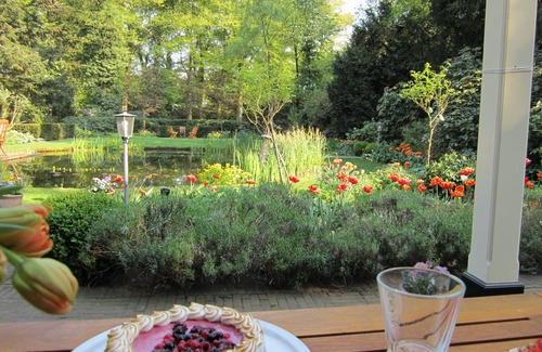 Bilthoven Apartment | Elegant Villa Apartment - Perfect for Utrecht & Amsterdam Getaway