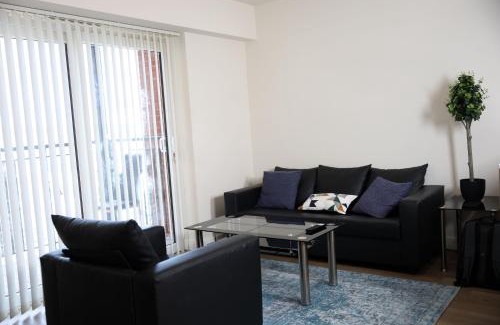 Whittington Apartment | Cozy Colindale Apartment: Pet and Child Friendly Retreat