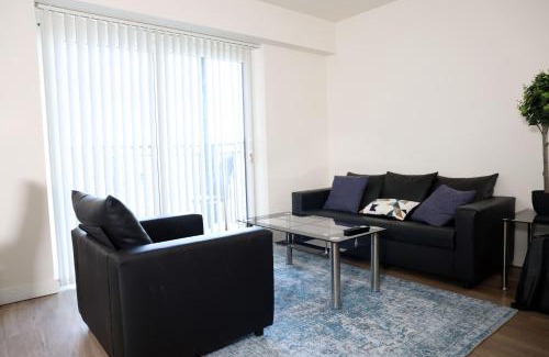 Whittington Apartment | Cozy Colindale Apartment: Pet and Child Friendly Retreat
