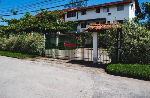 Bracui Apartment | Relaxing Apartment with Pool Access Near the Beach